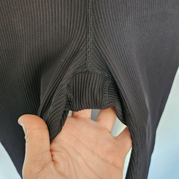 EUC Athleta Elation Rib Crop Flare Sz Small Petite Black - Picture 8 of 15